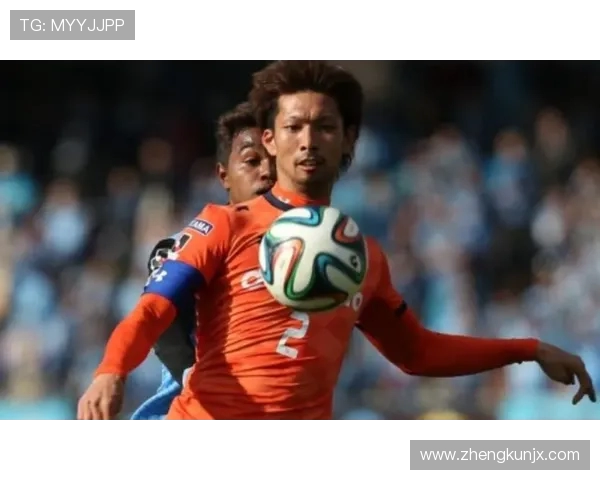 大宫松鼠与冈山绿雉的激烈对决展现足球魅力与团队精神